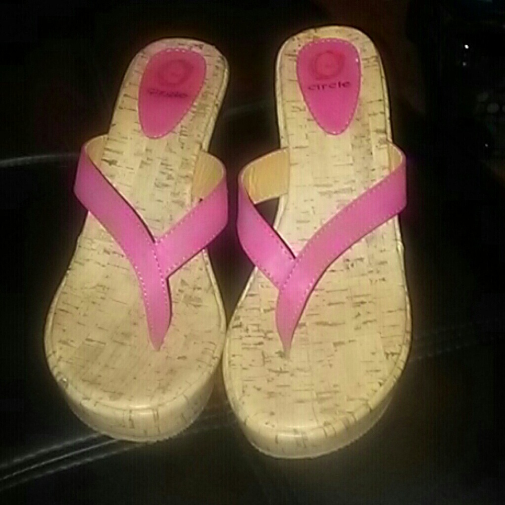 Fuchsia wedges
